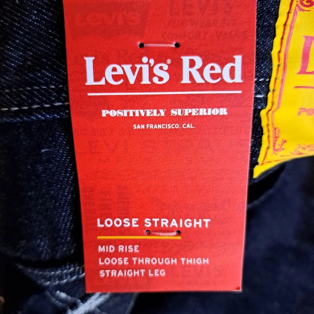 Size 32 X 30 Levi's Red Loose Straight Jeans - Picture 7 of 7